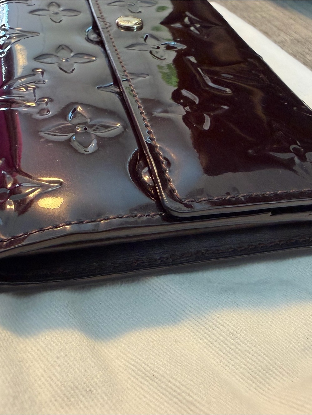 Louis Vuitton Vernis Patent Long Wallet in Burgundy - Picture 4 of 8